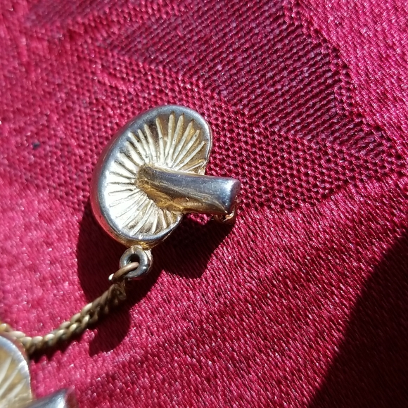 Cute 2-pin Gold Tone and Silver Tone Mushroom Chain Set - Picture 3 of 7